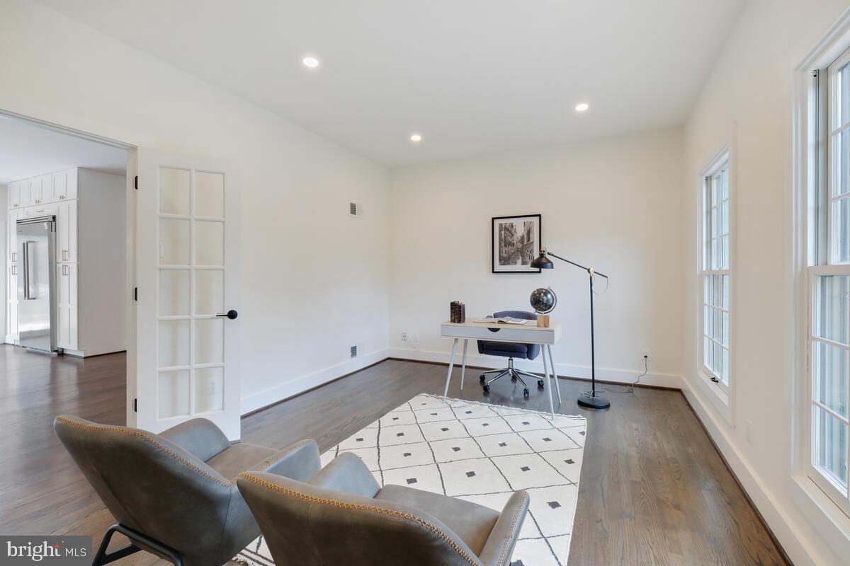 POTOMAC VILLAGE - Residential