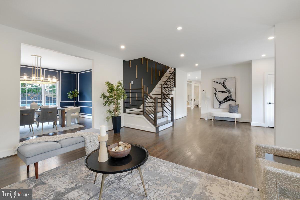 POTOMAC VILLAGE - Residential