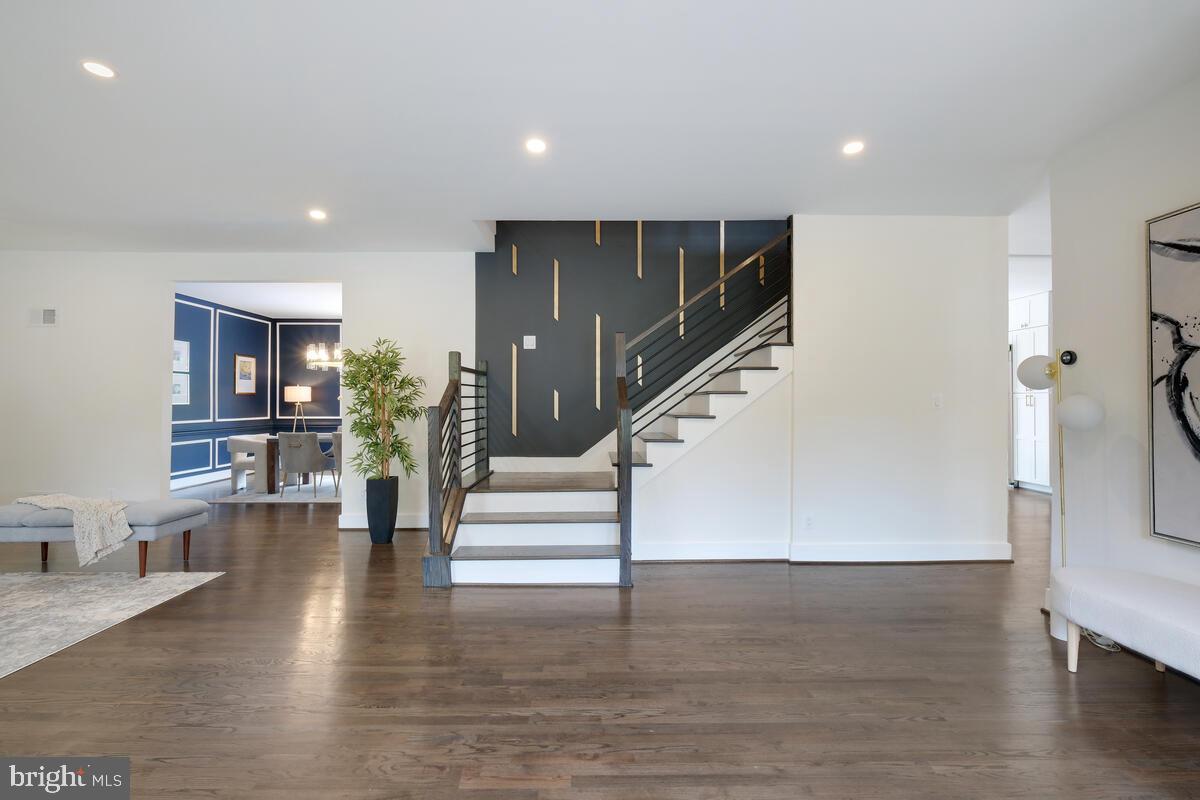 POTOMAC VILLAGE - Residential