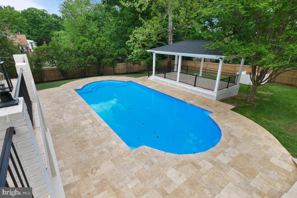 POTOMAC VILLAGE - Residential