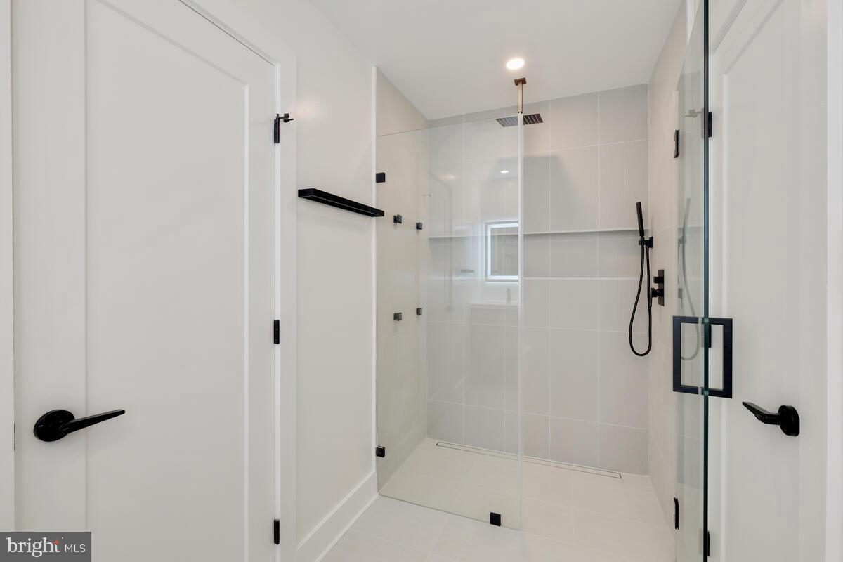 POTOMAC VILLAGE - Residential