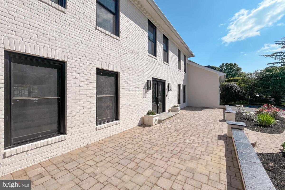 POTOMAC VILLAGE - Residential