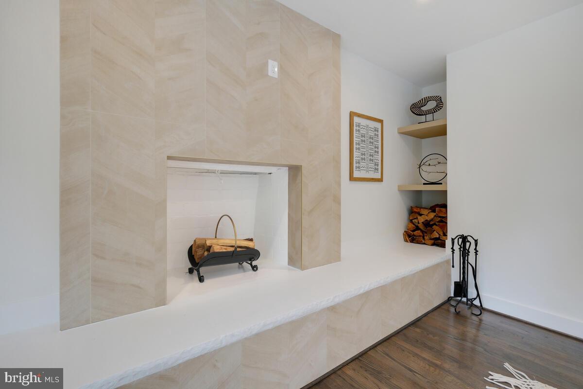 POTOMAC VILLAGE - Residential