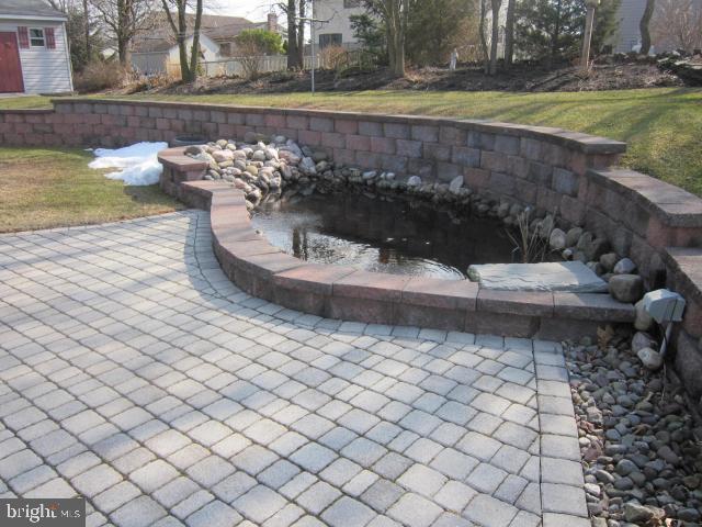 COUNTRY MEADOWS - Residential