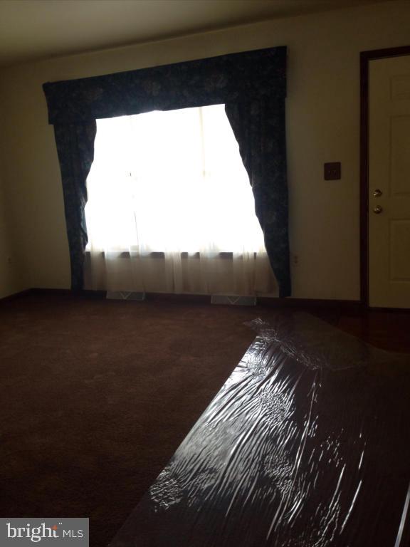 COUNTRY MEADOWS - Residential