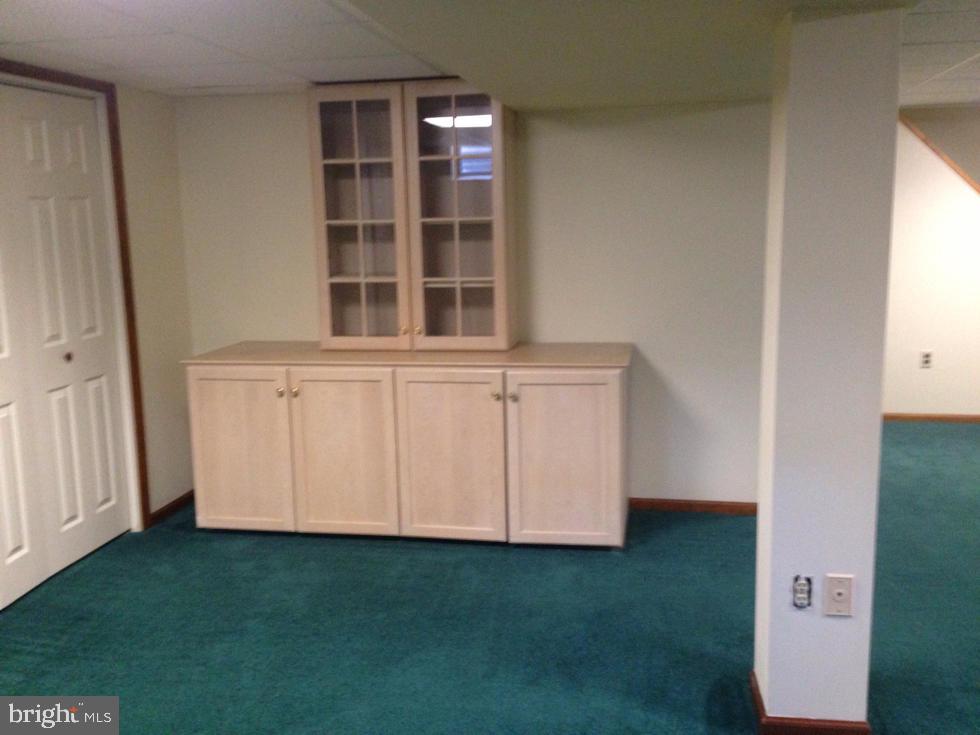 COUNTRY MEADOWS - Residential