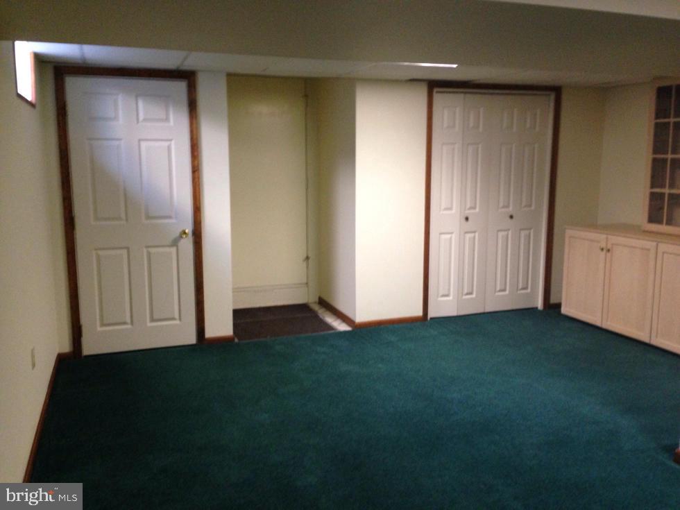 COUNTRY MEADOWS - Residential