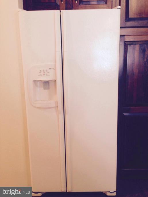 COUNTRY MEADOWS - Residential