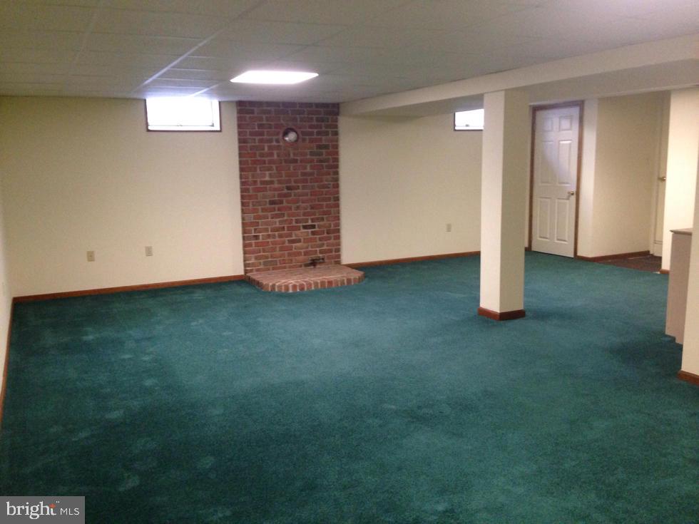 COUNTRY MEADOWS - Residential