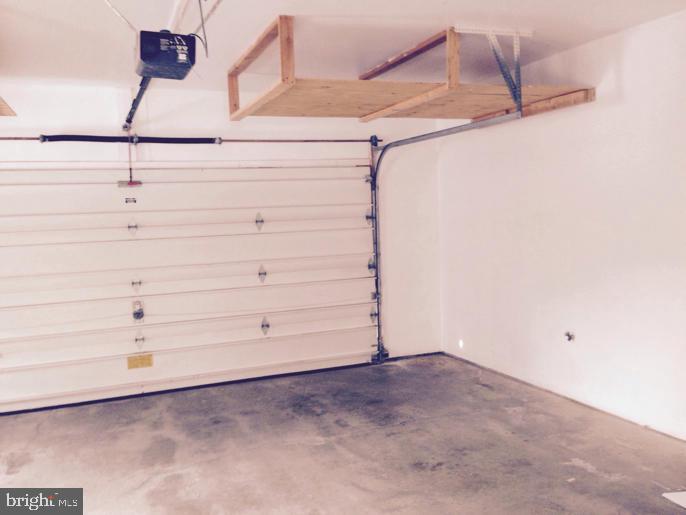 COUNTRY MEADOWS - Residential