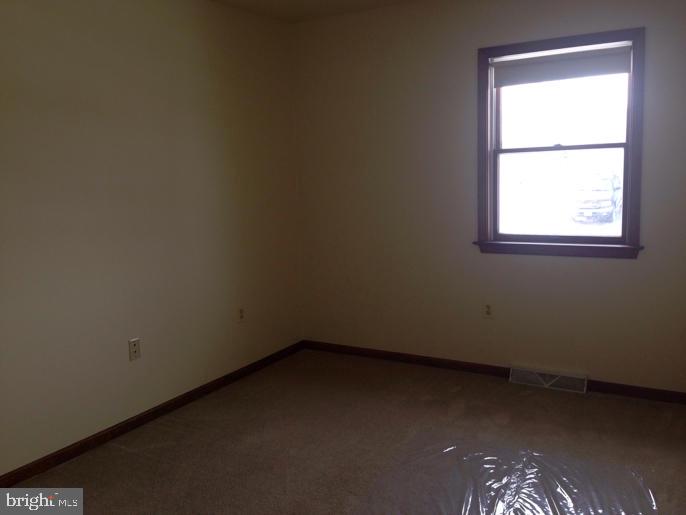 COUNTRY MEADOWS - Residential