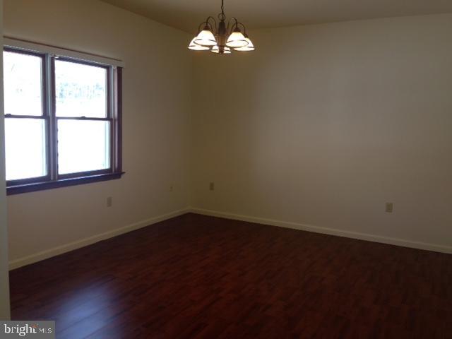 COUNTRY MEADOWS - Residential