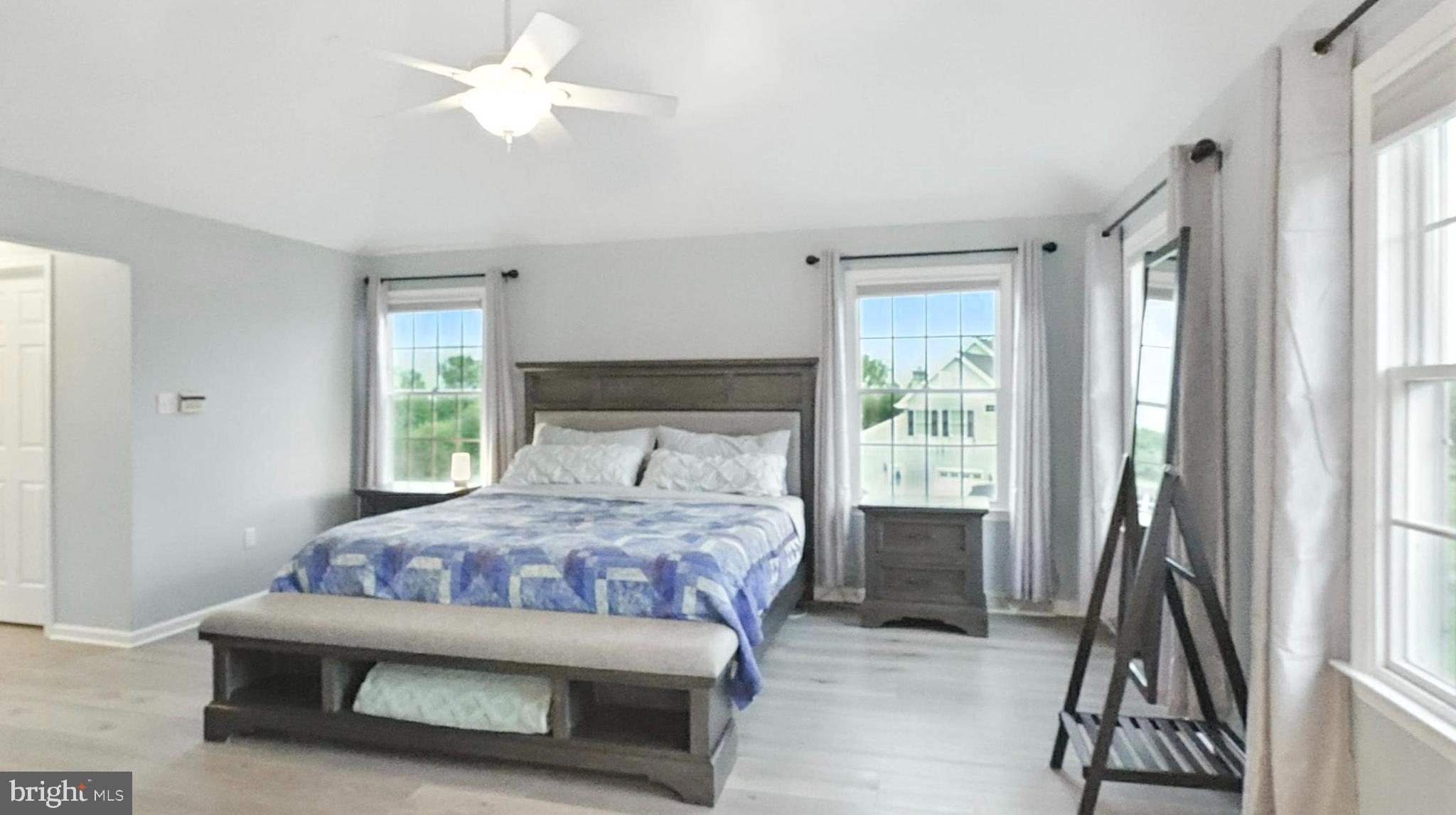 HILLCREST MDWS - Residential