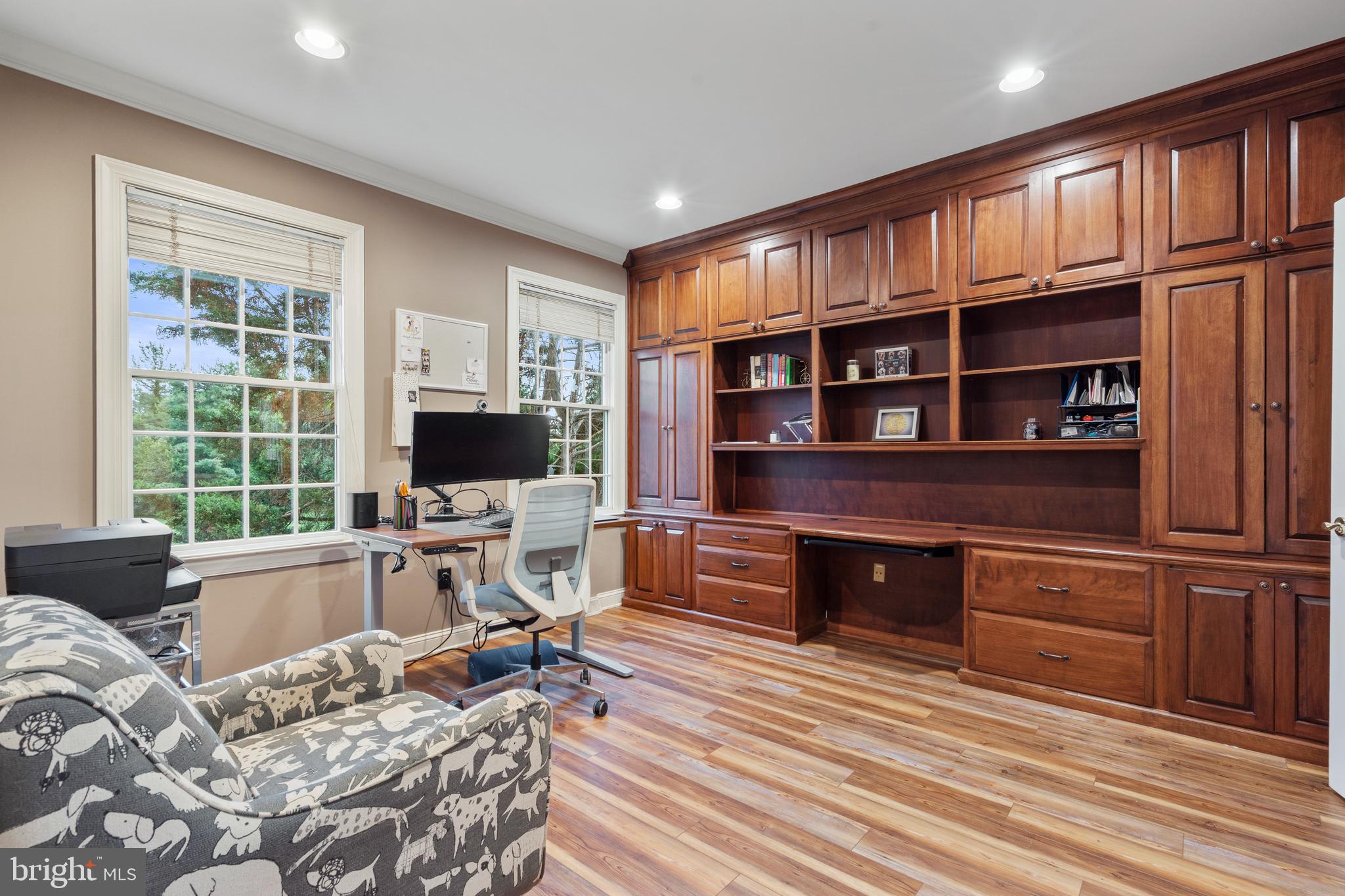 HILLCREST MDWS - Residential