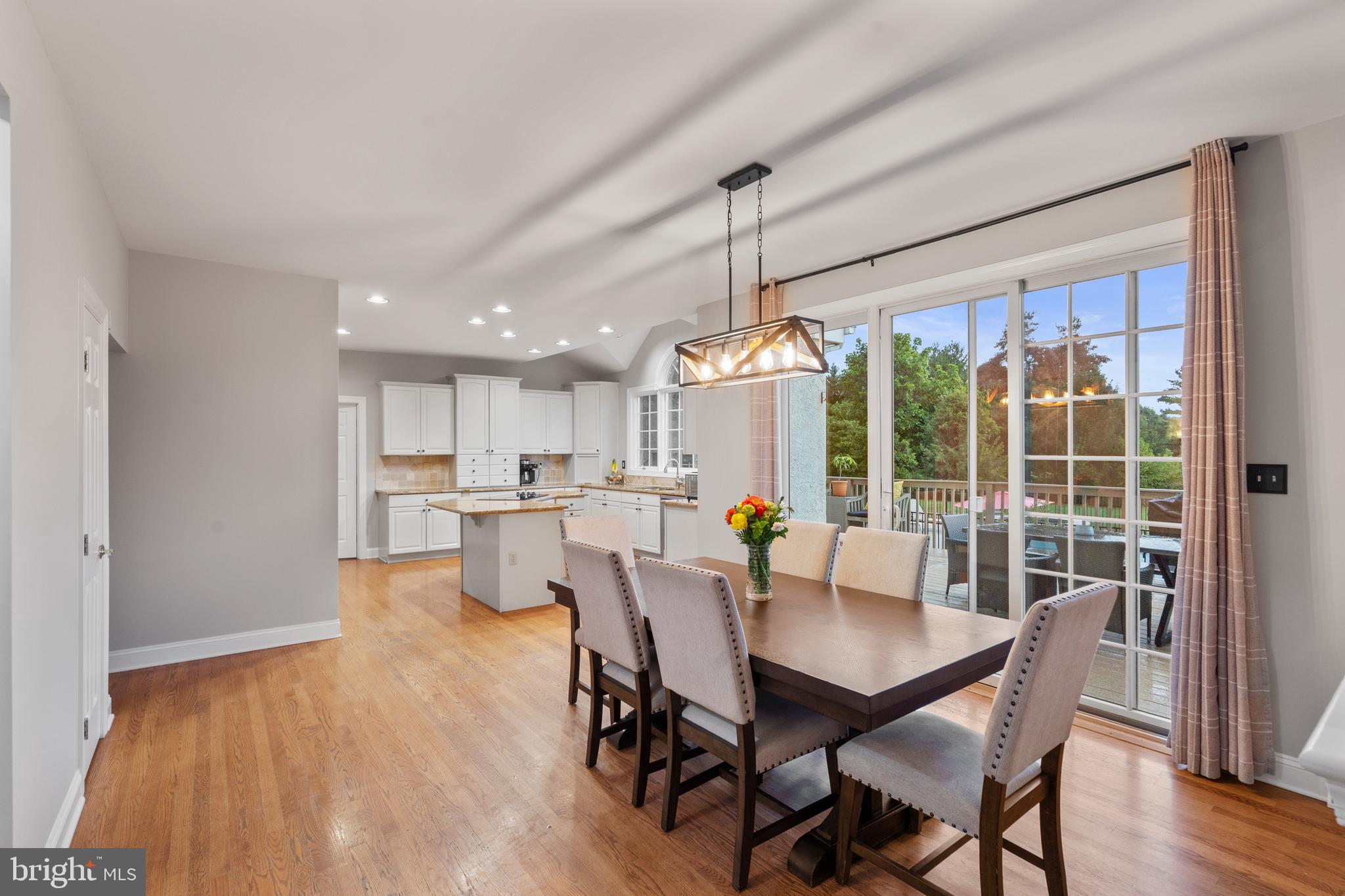 HILLCREST MDWS - Residential