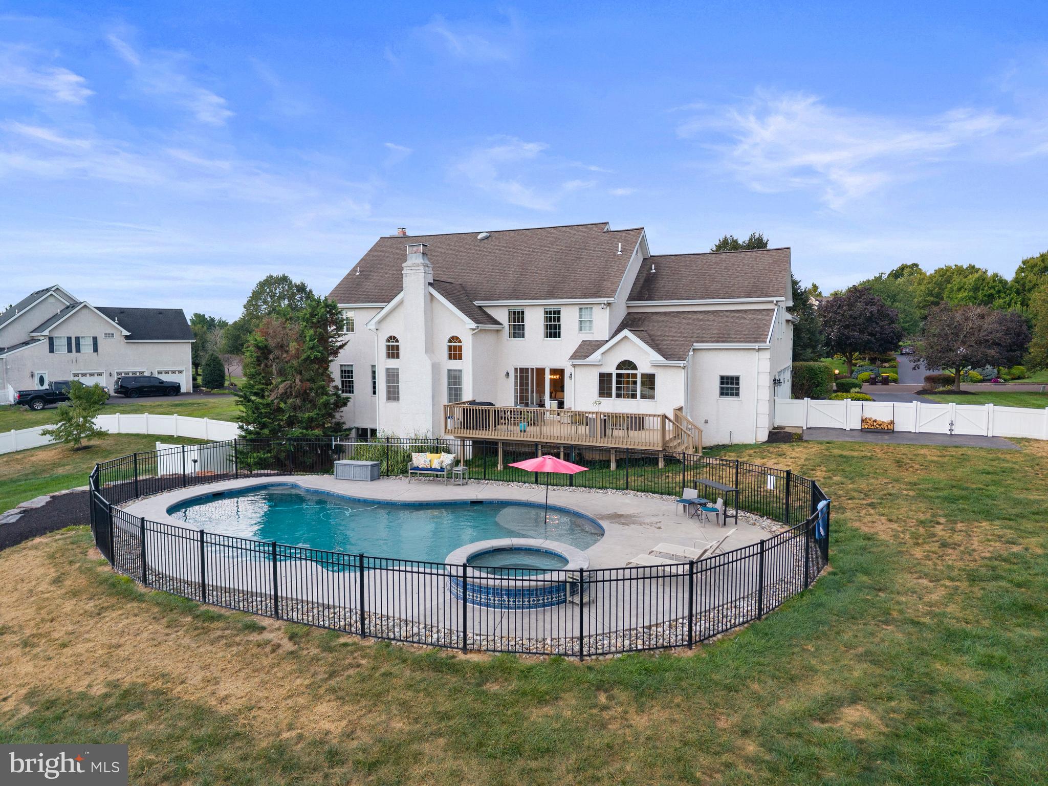 HILLCREST MDWS - Residential