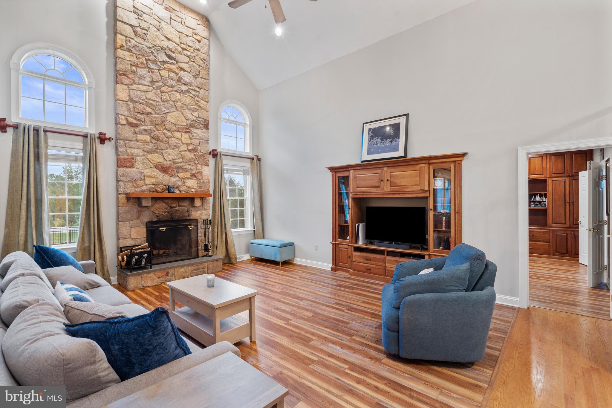 HILLCREST MDWS - Residential