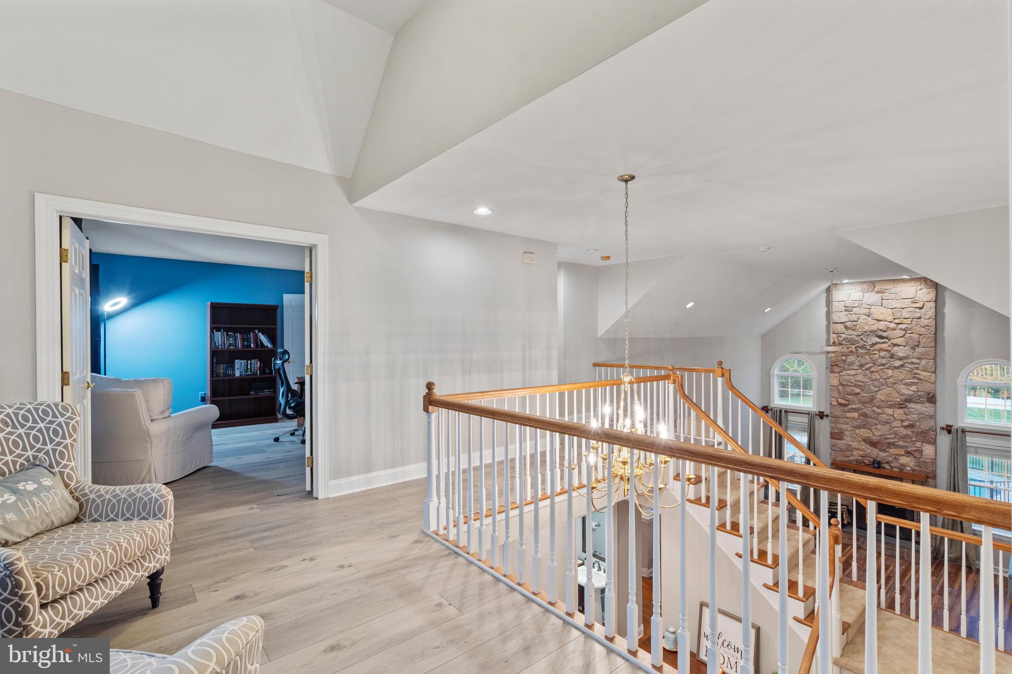 HILLCREST MDWS - Residential