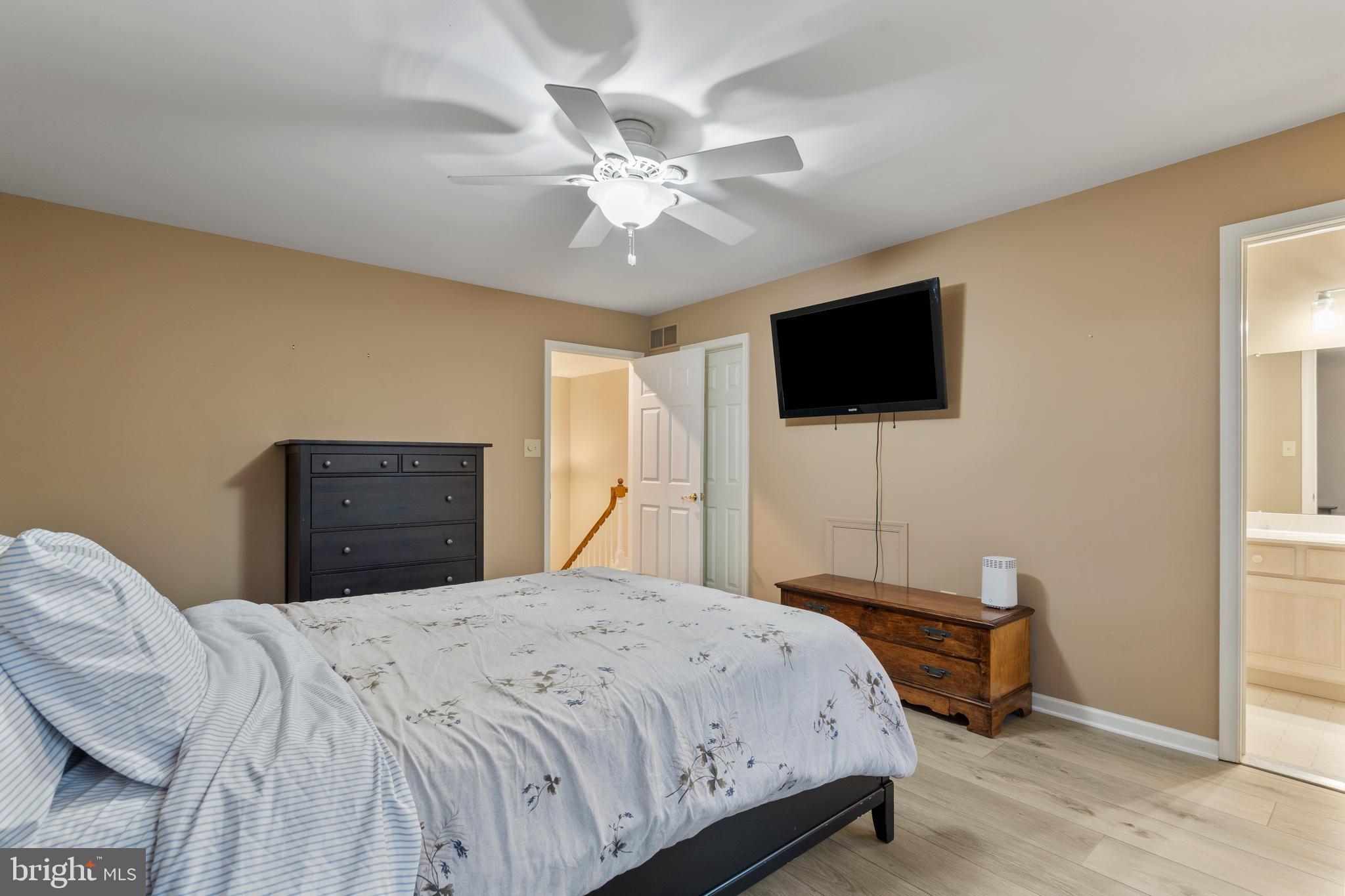 HILLCREST MDWS - Residential