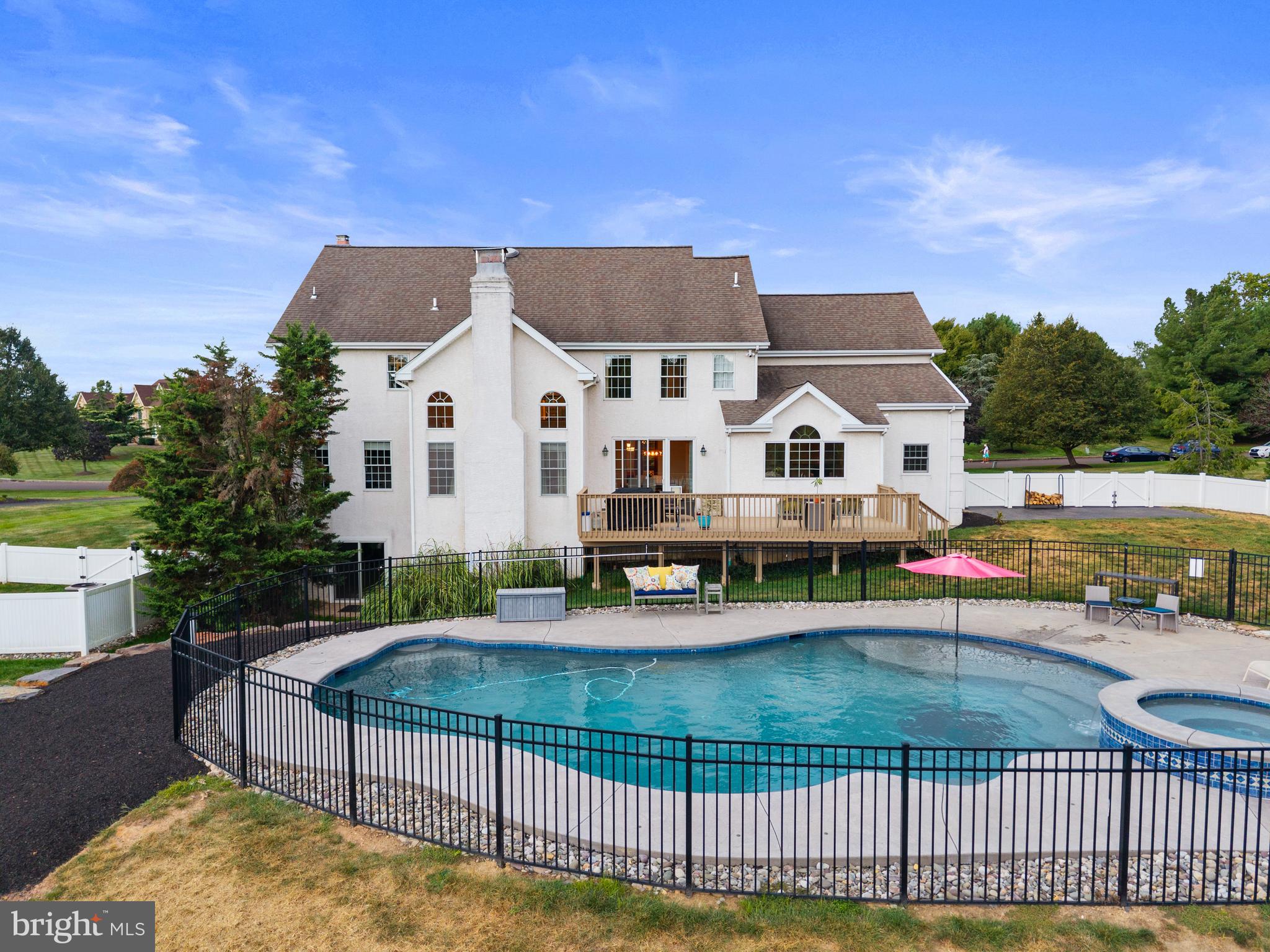 HILLCREST MDWS - Residential