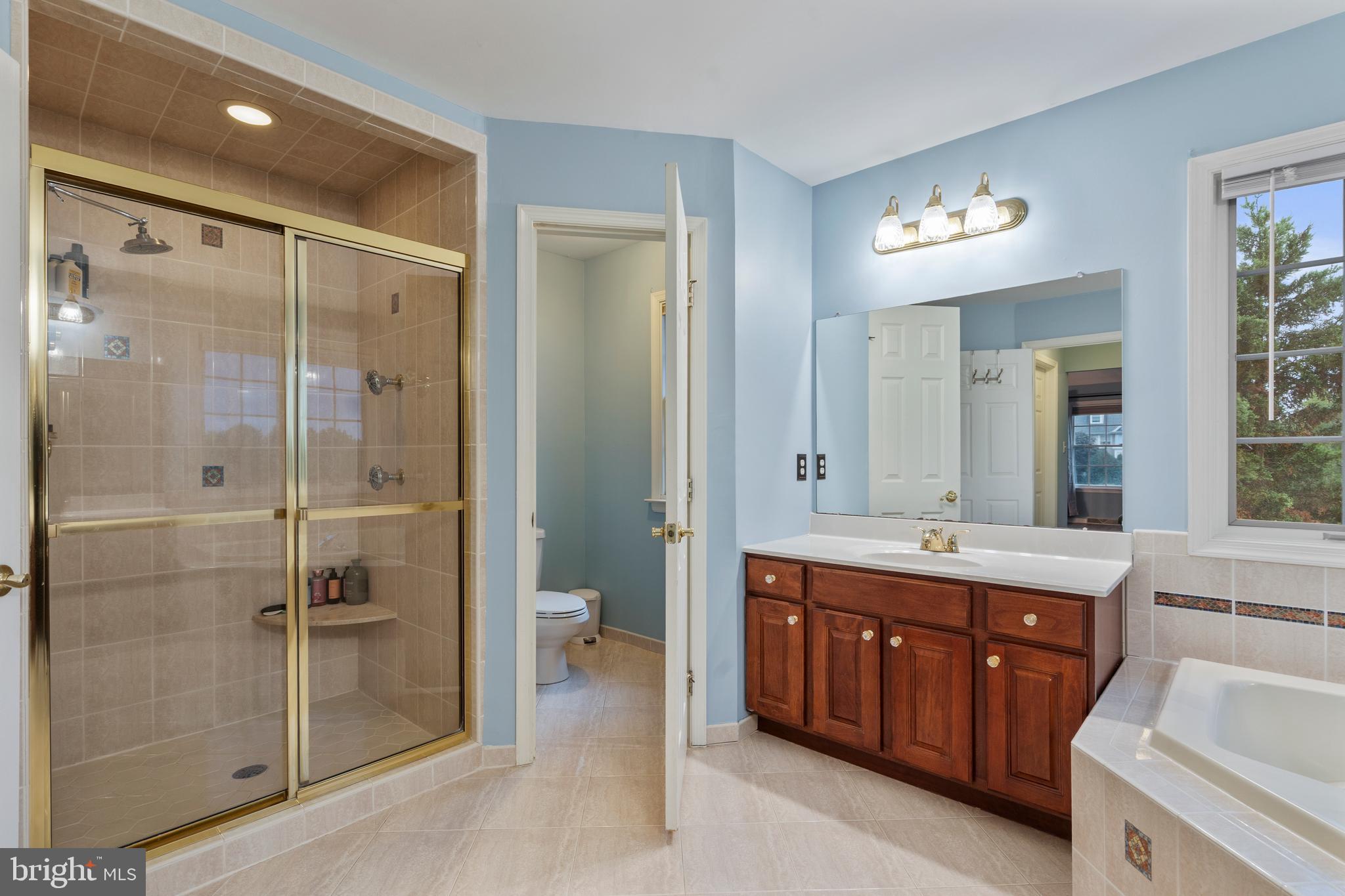 HILLCREST MDWS - Residential