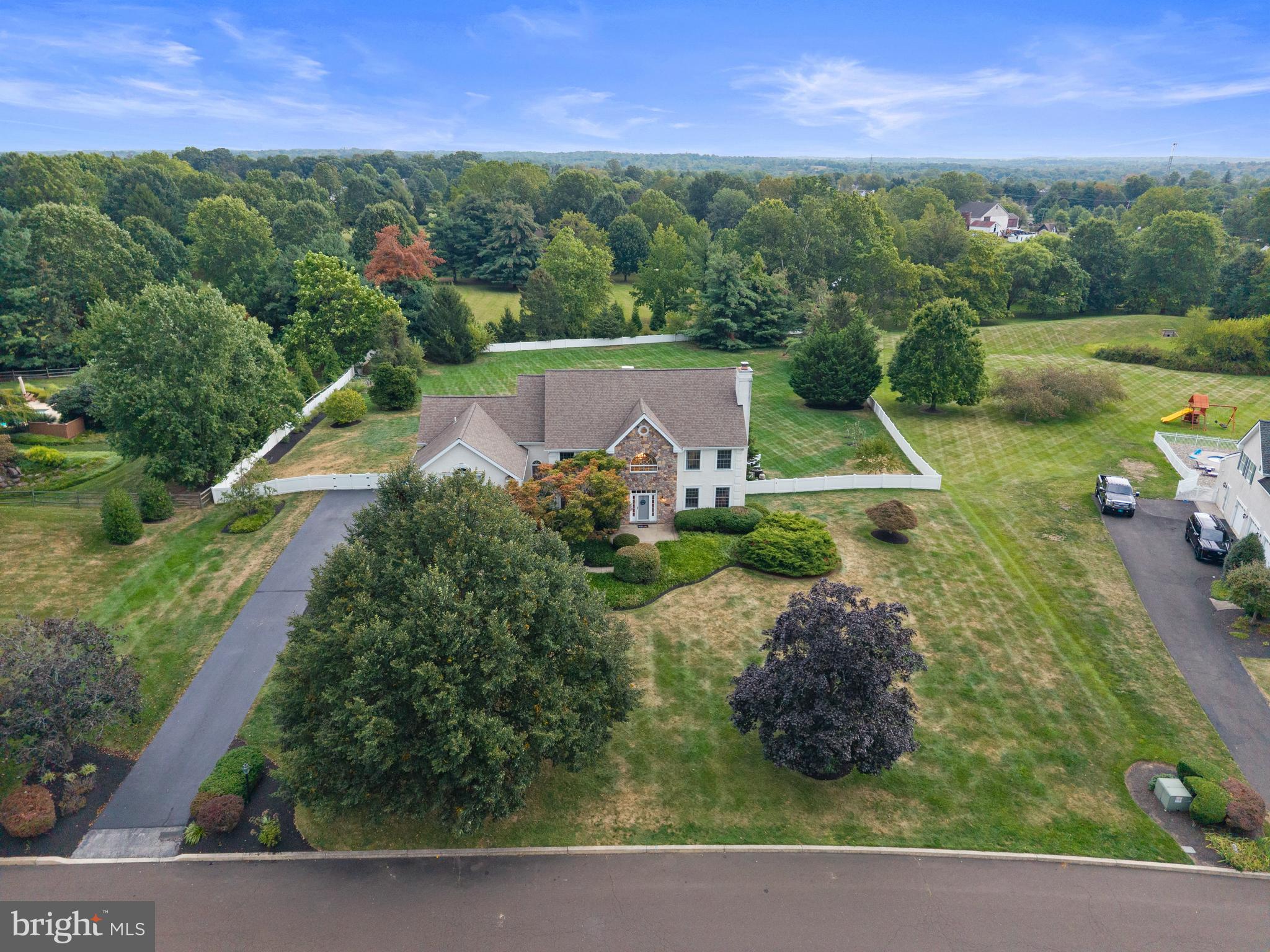 HILLCREST MDWS - Residential