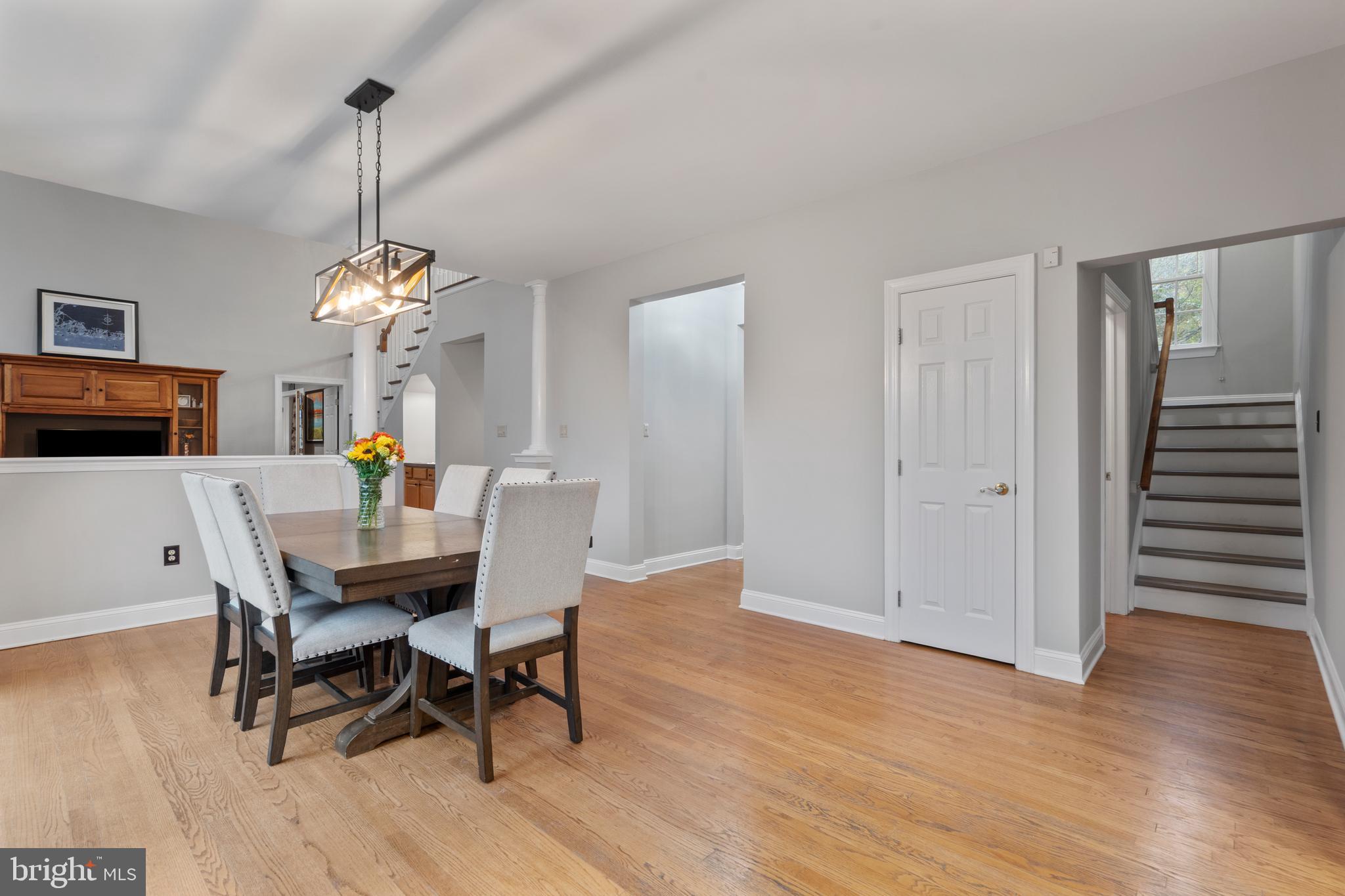 HILLCREST MDWS - Residential