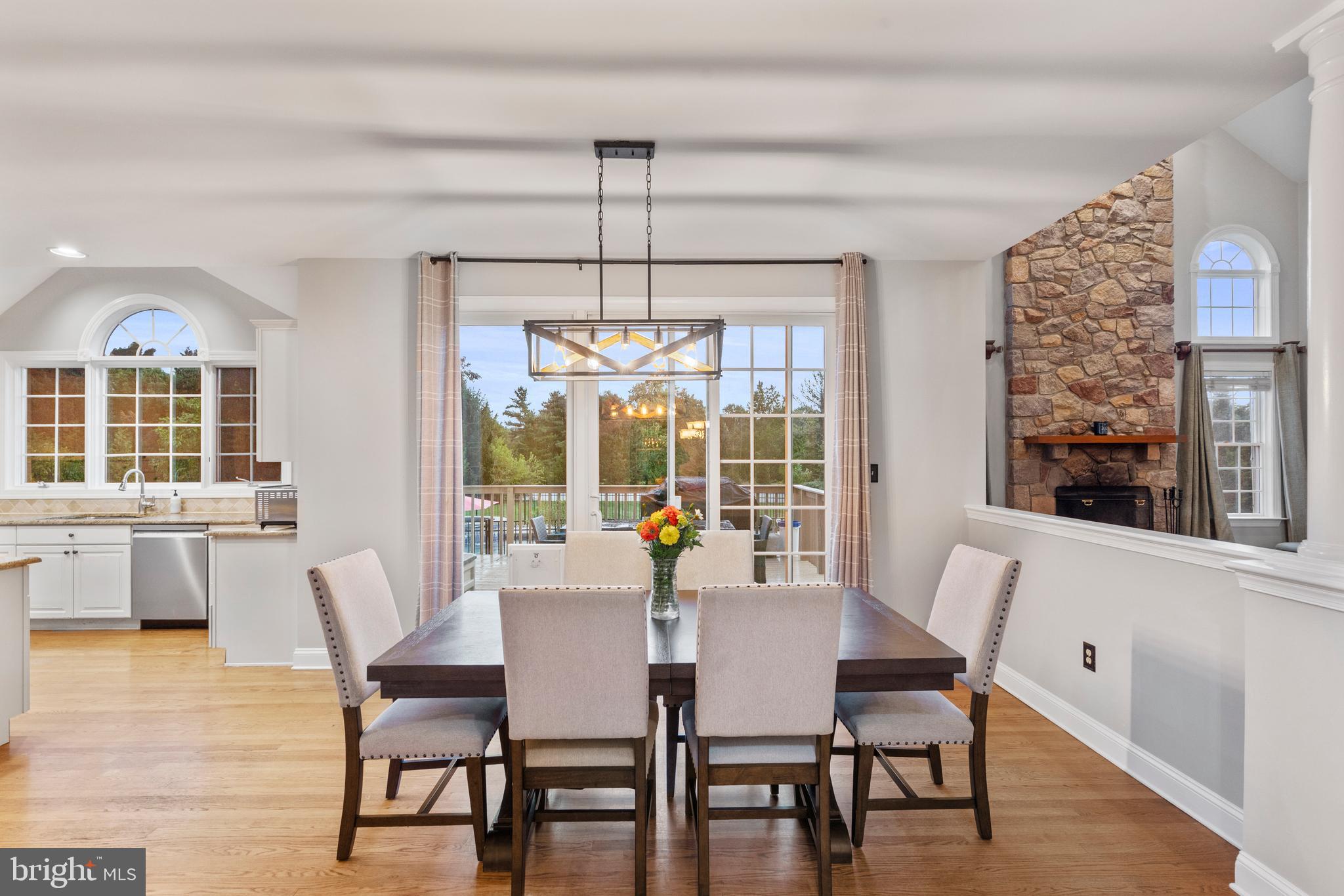 HILLCREST MDWS - Residential