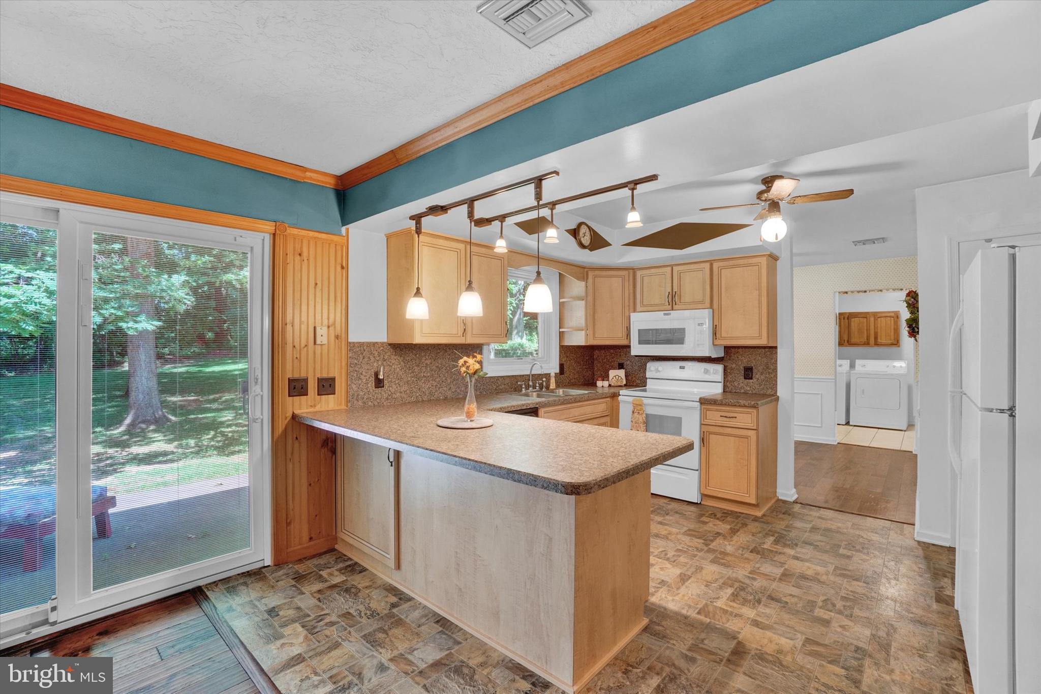 WINDSOR TWP - Residential