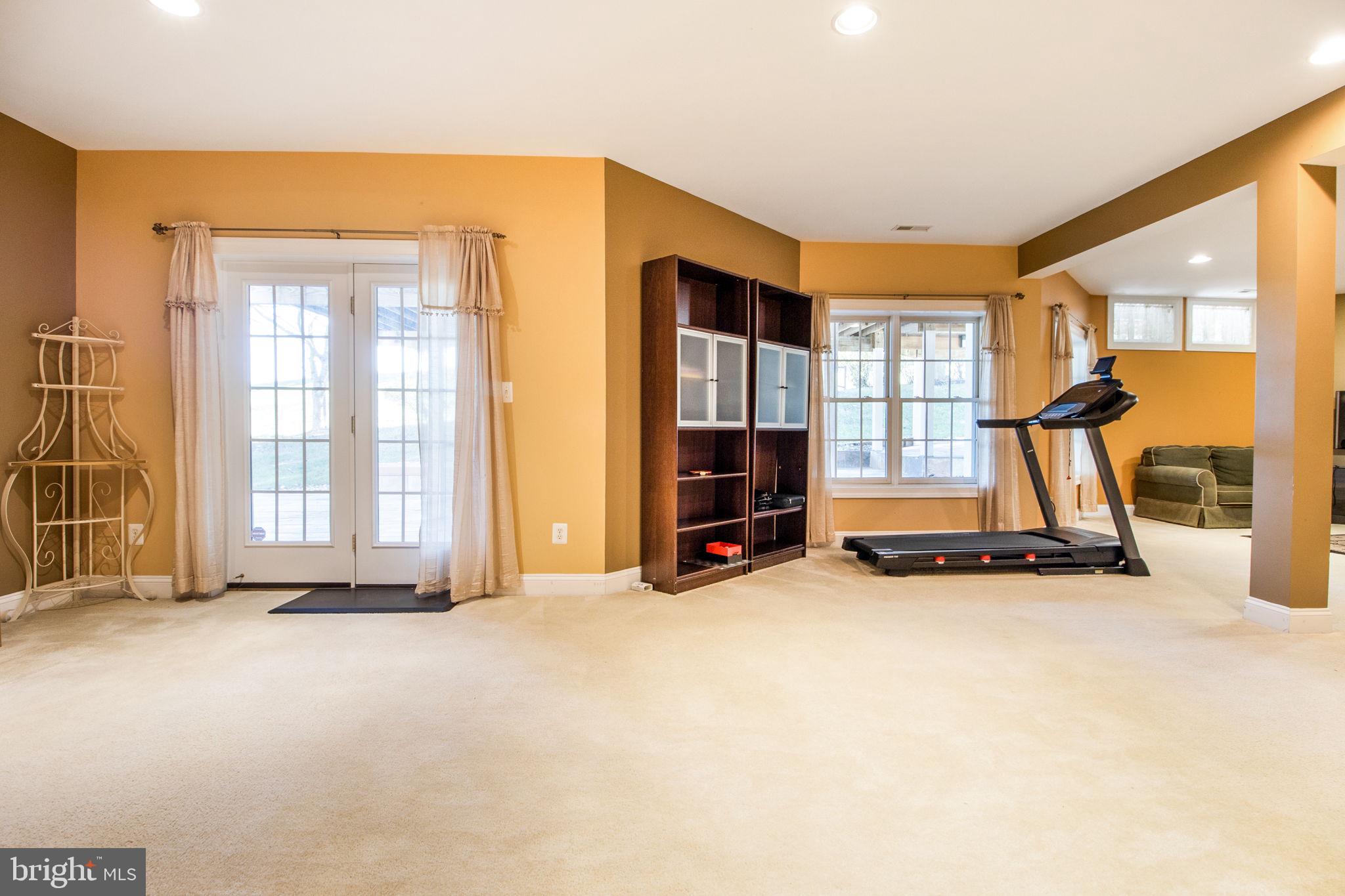 LANSDOWNE ON THE POTOMAC - Residential