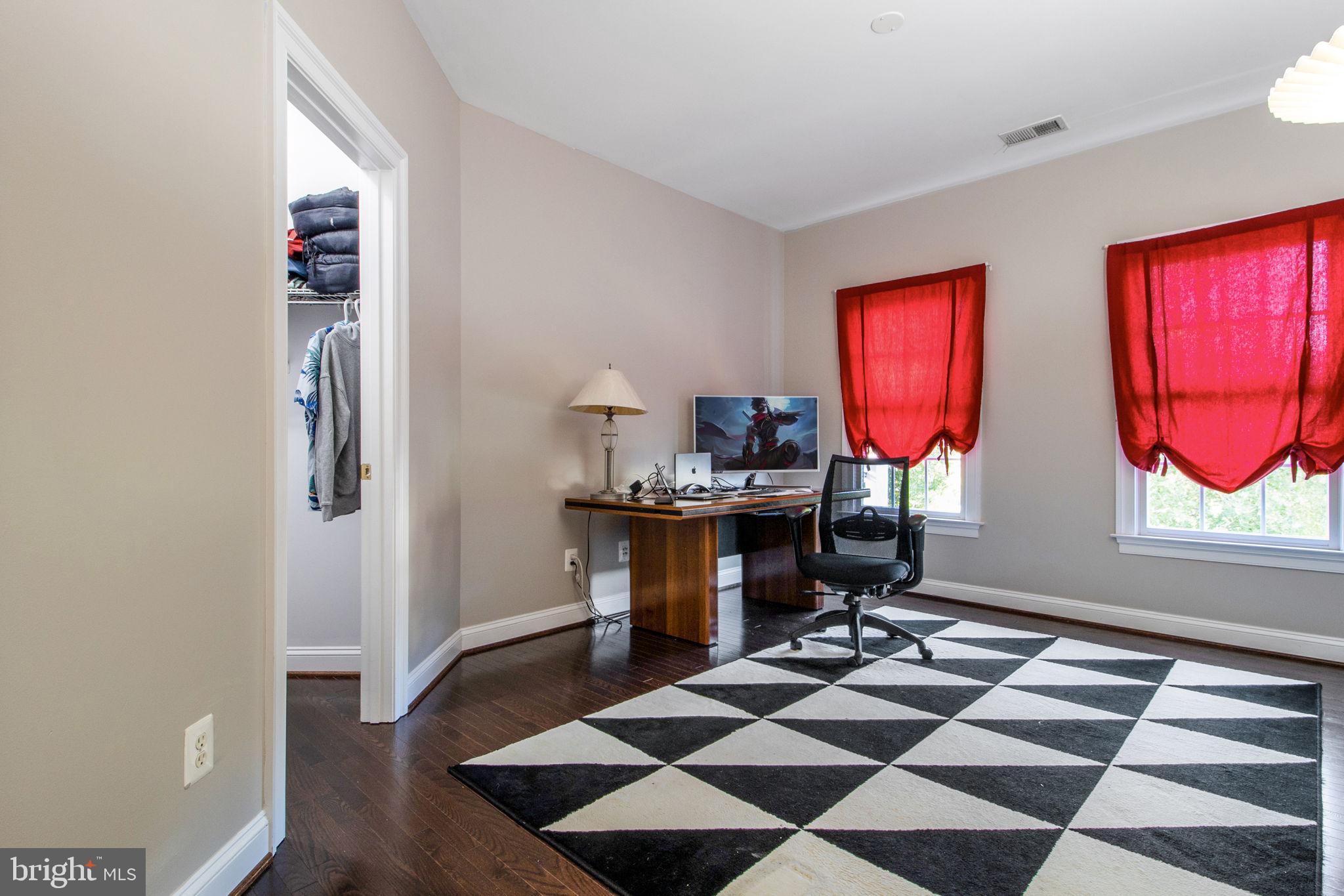 LANSDOWNE ON THE POTOMAC - Residential