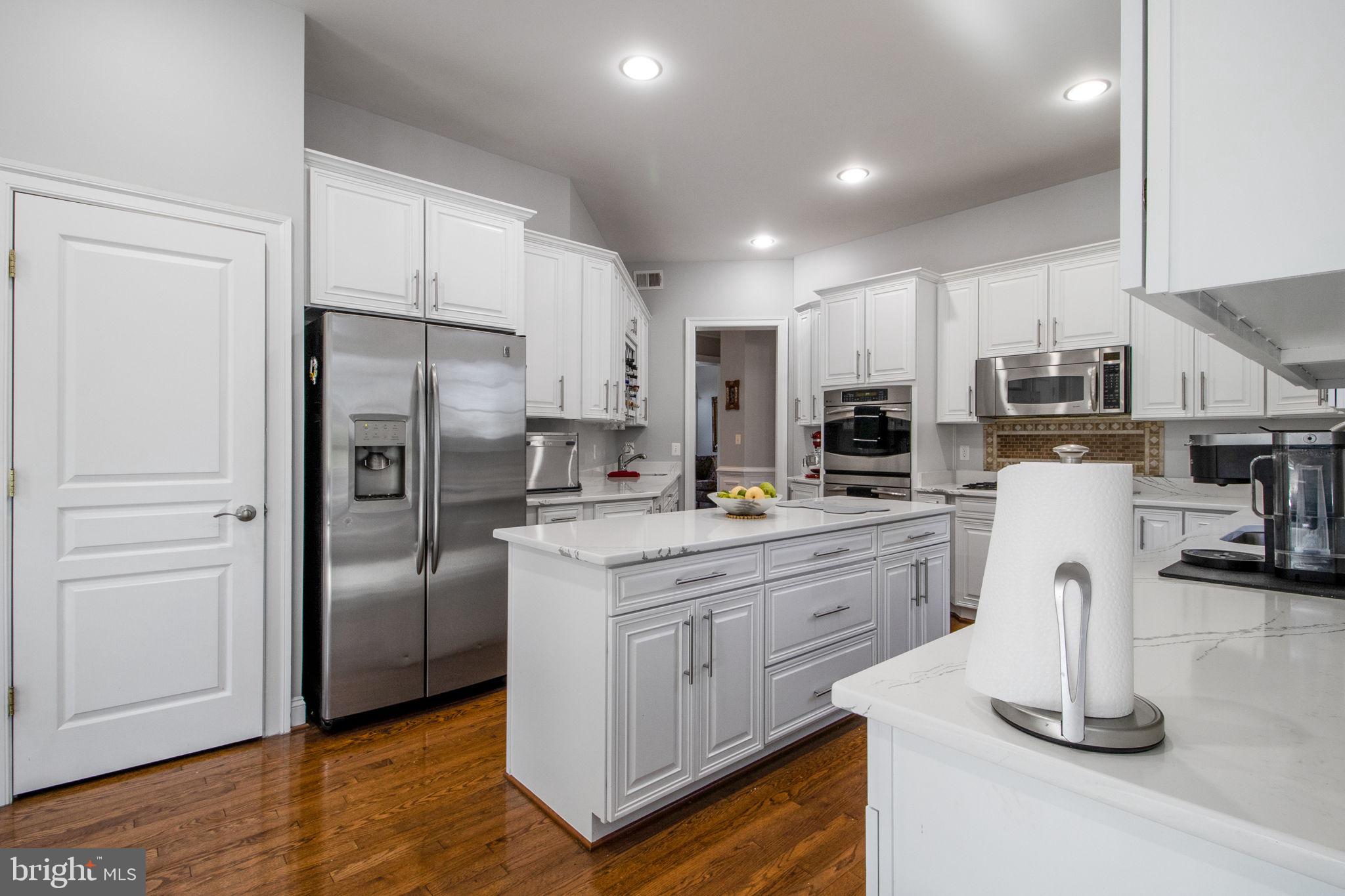 LANSDOWNE ON THE POTOMAC - Residential