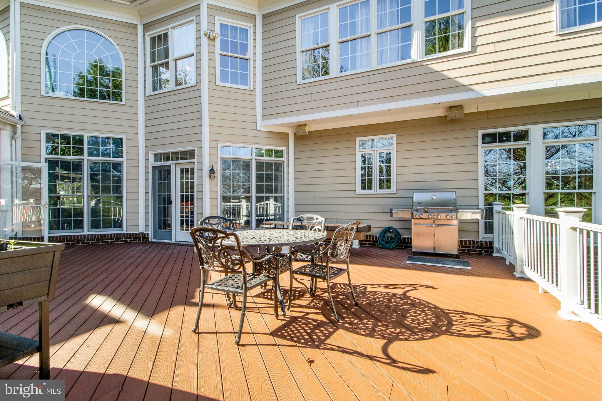 LANSDOWNE ON THE POTOMAC - Residential