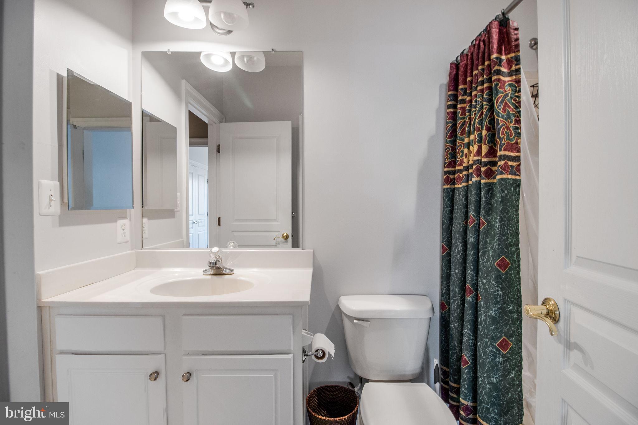 LANSDOWNE ON THE POTOMAC - Residential