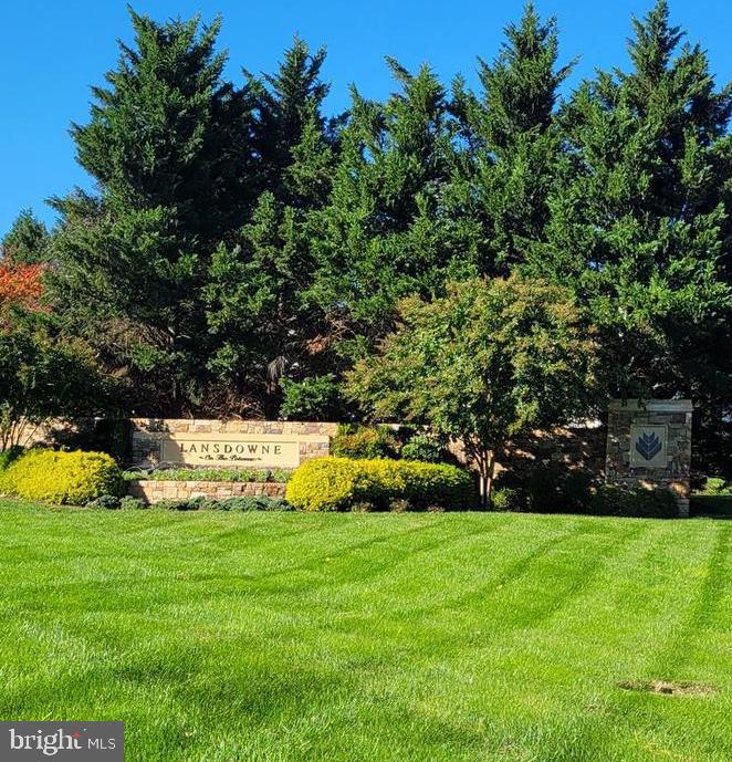 LANSDOWNE ON THE POTOMAC - Residential