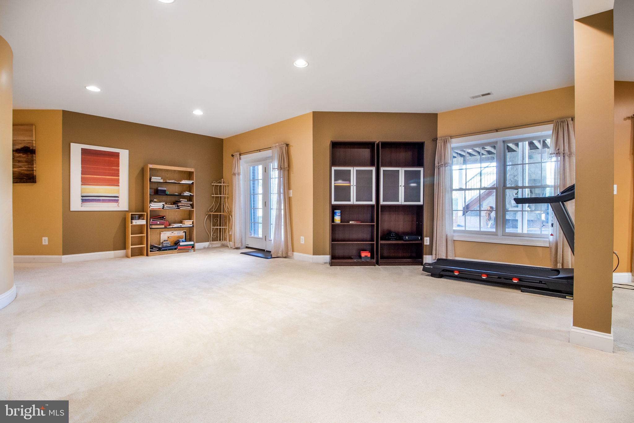 LANSDOWNE ON THE POTOMAC - Residential