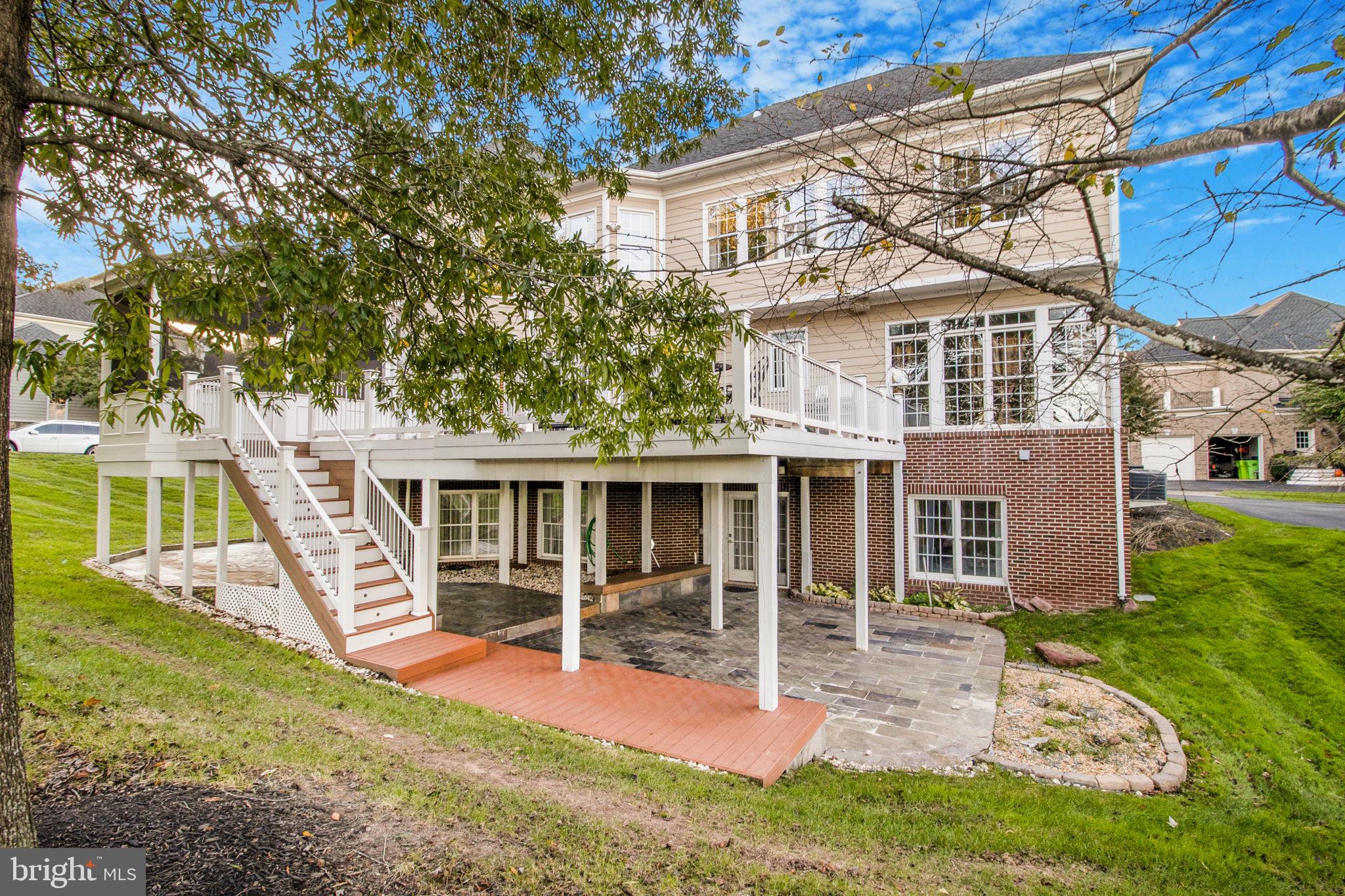 LANSDOWNE ON THE POTOMAC - Residential