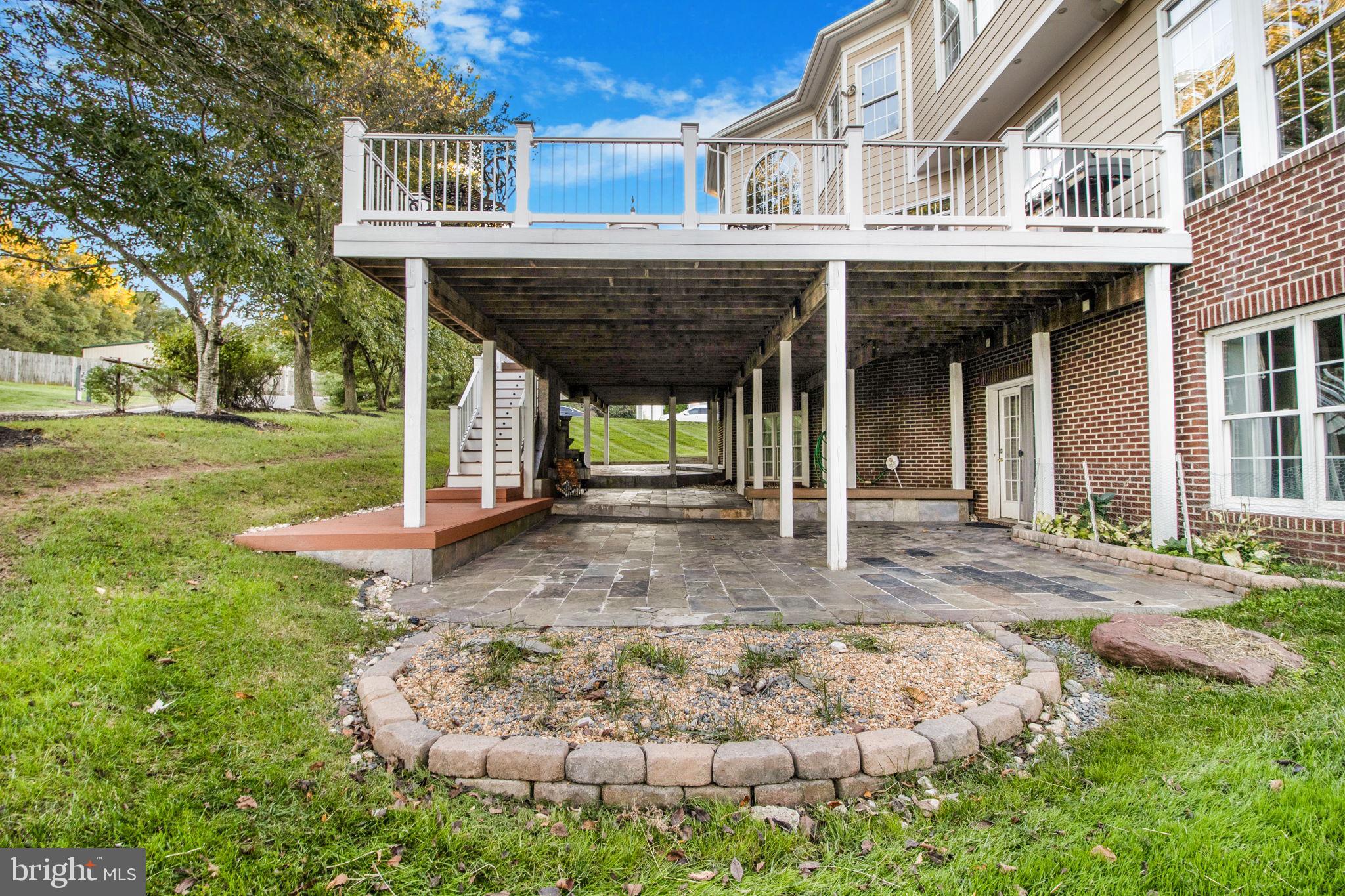 LANSDOWNE ON THE POTOMAC - Residential