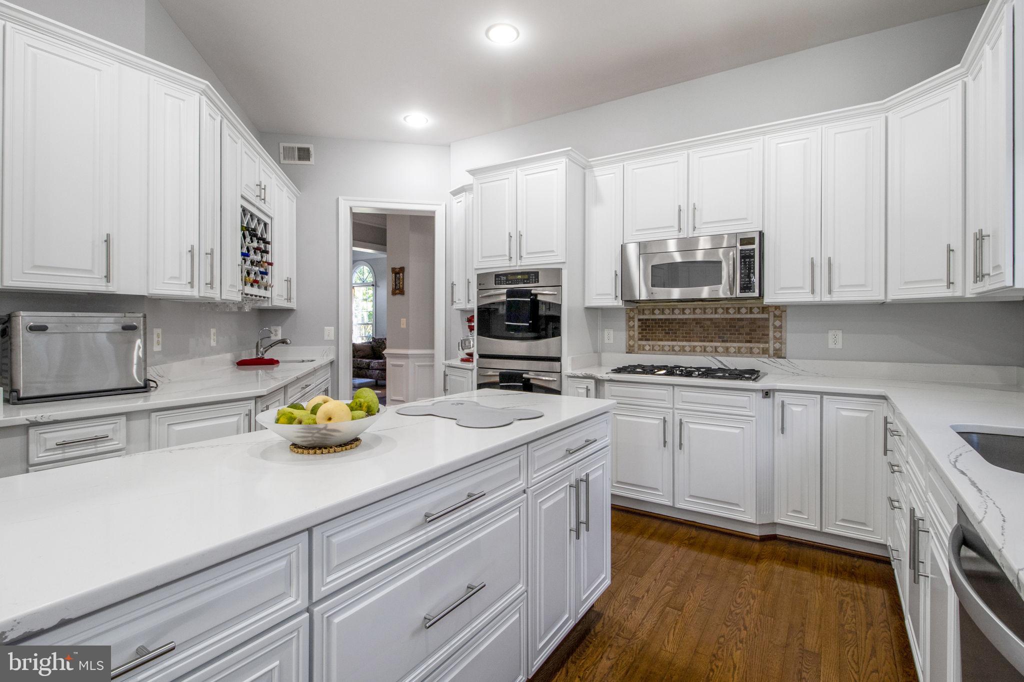 LANSDOWNE ON THE POTOMAC - Residential