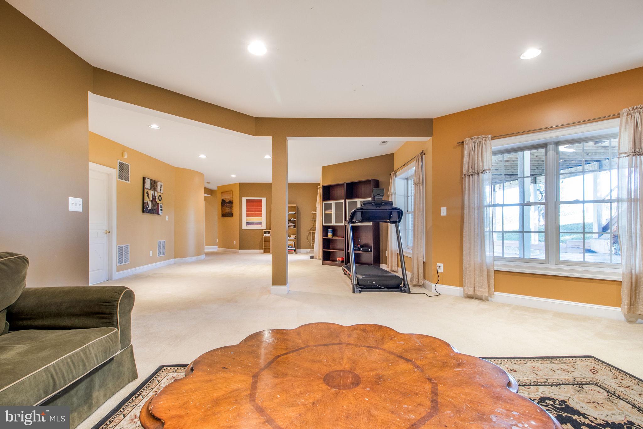 LANSDOWNE ON THE POTOMAC - Residential