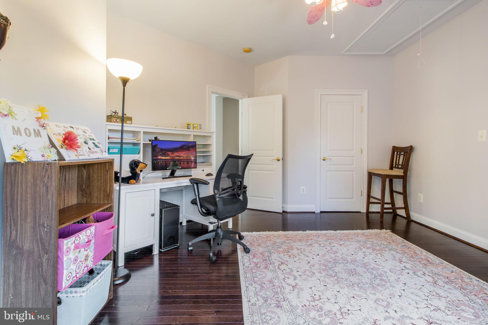 LANSDOWNE ON THE POTOMAC - Residential