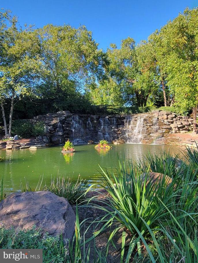 LANSDOWNE ON THE POTOMAC - Residential