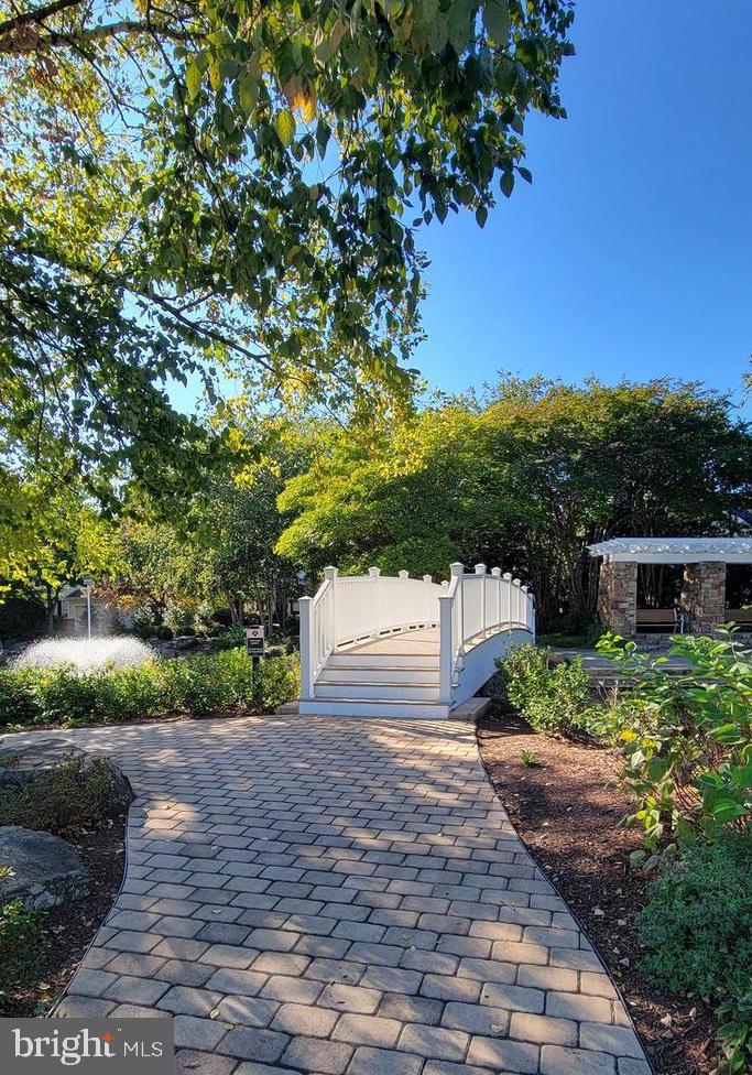 LANSDOWNE ON THE POTOMAC - Residential