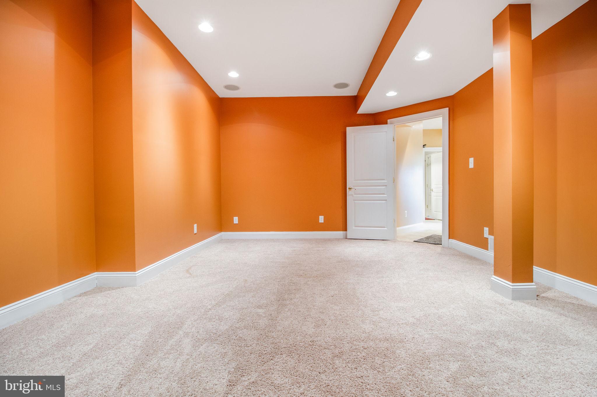 LANSDOWNE ON THE POTOMAC - Residential