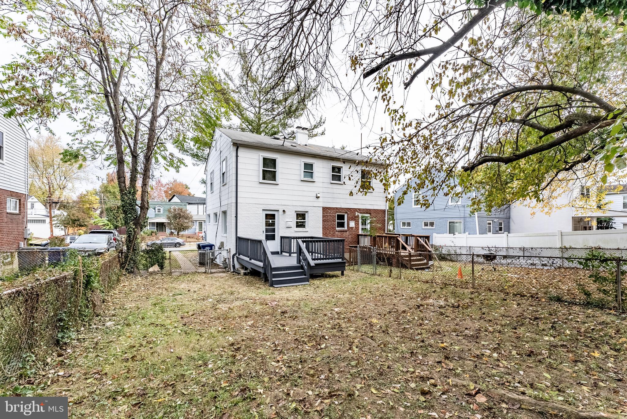 BUCKNELL MANOR - Residential