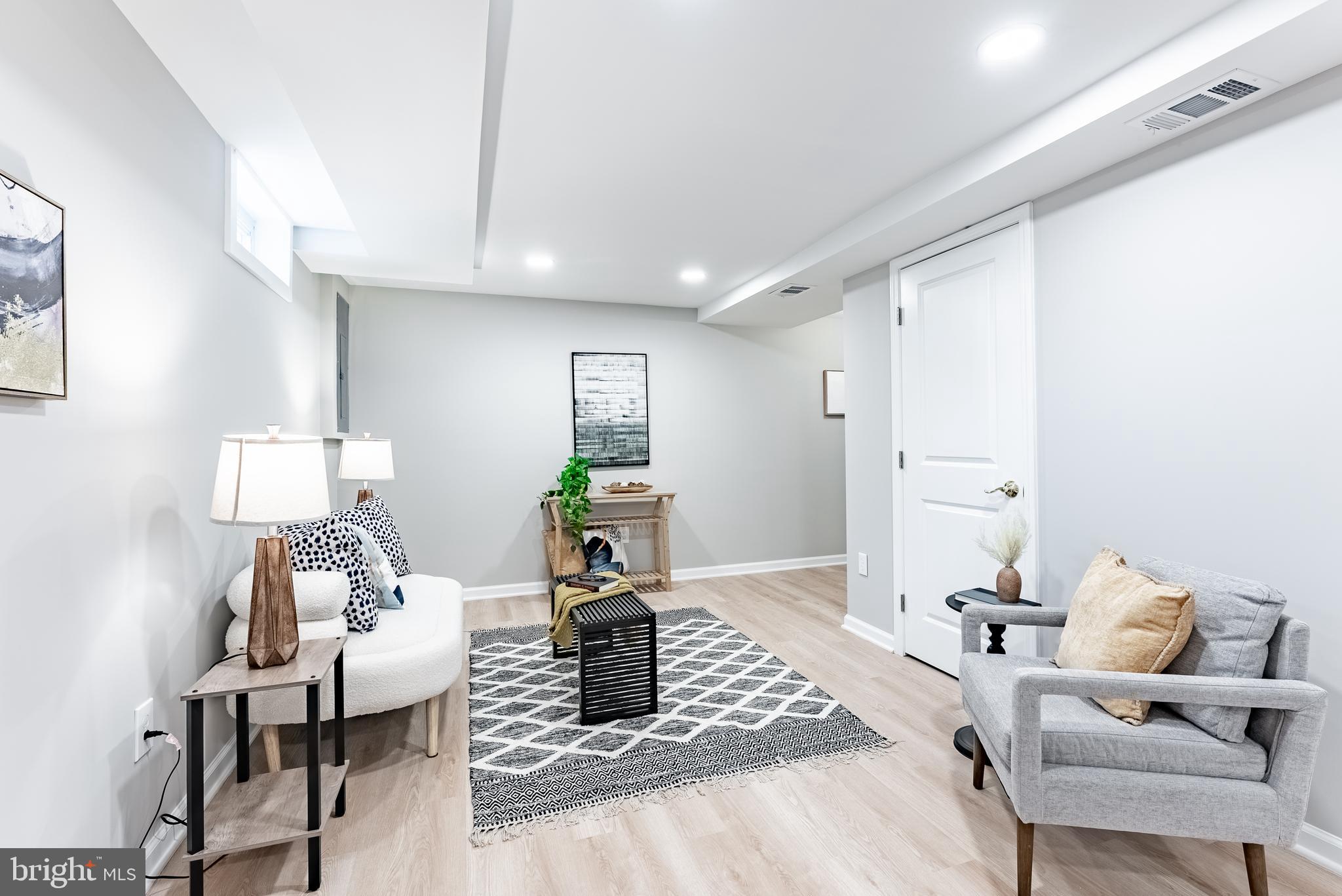 BUCKNELL MANOR - Residential