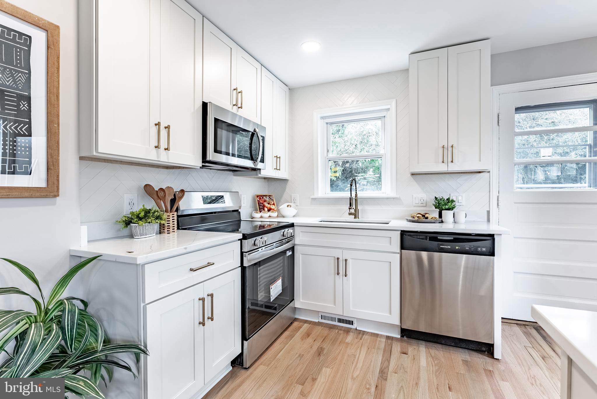 BUCKNELL MANOR - Residential