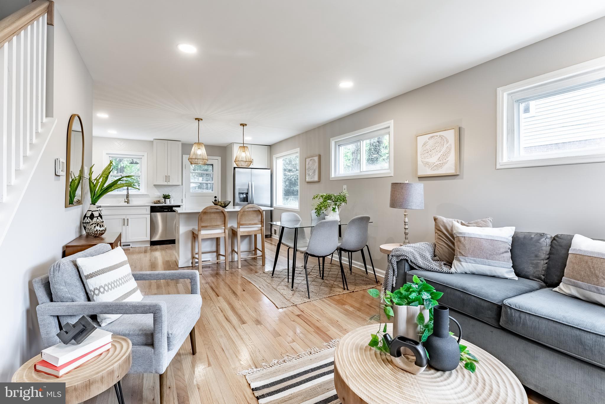 BUCKNELL MANOR - Residential