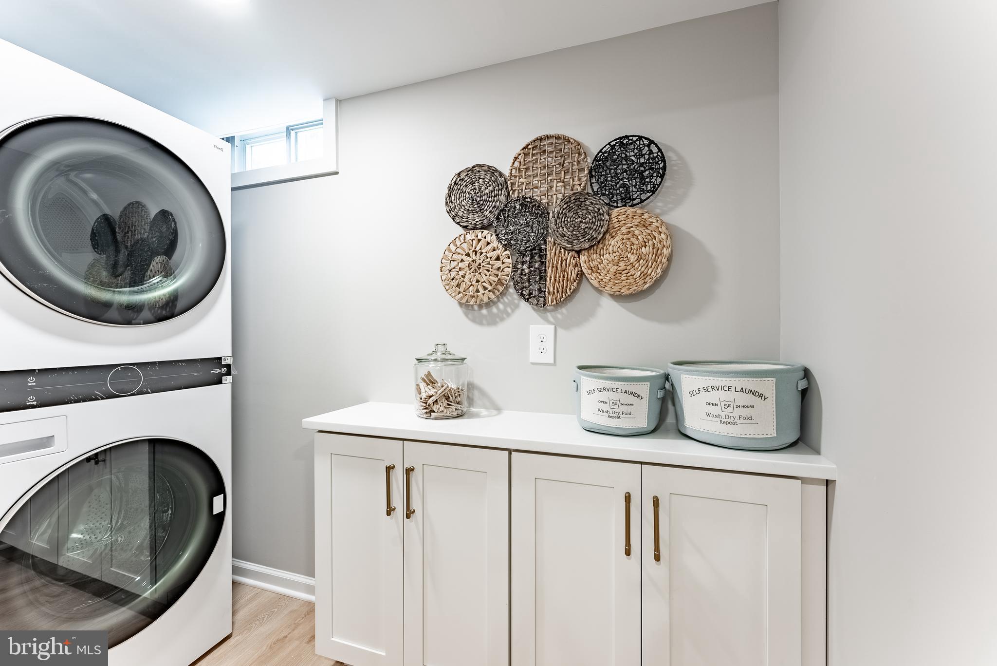 BUCKNELL MANOR - Residential