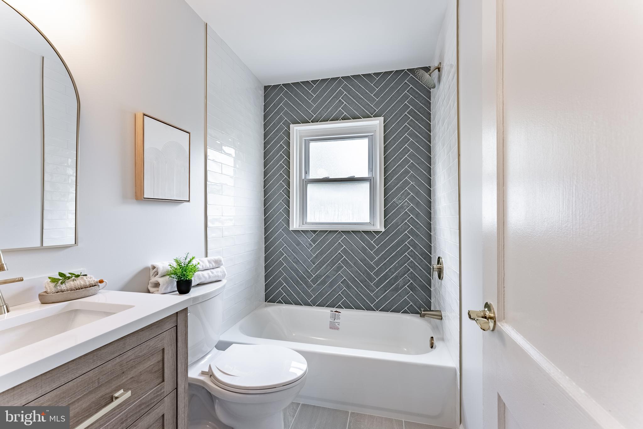 BUCKNELL MANOR - Residential